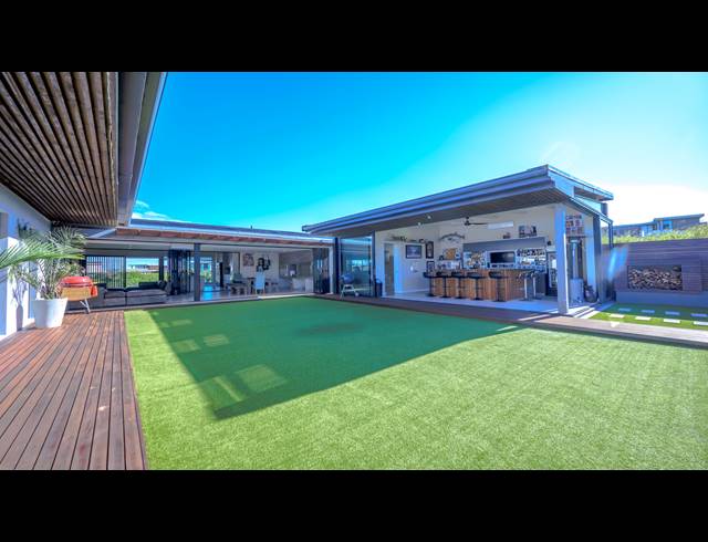 5 BEDROOM HOUSE FOR SALE IN ZULULAMI LUXURY COASTAL ESTATE